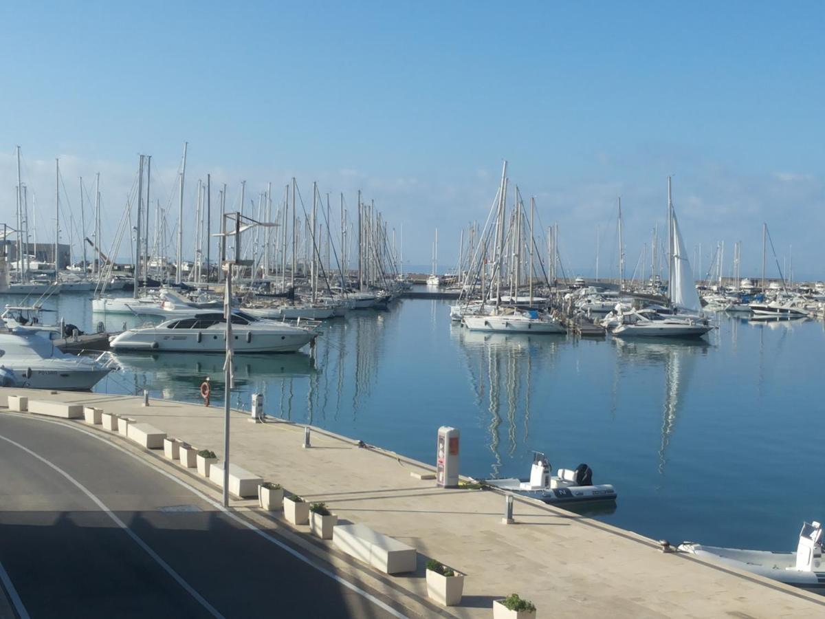 ホテル Acacia Marina マリーナ・ディ・ラグーザ エクステリア 写真